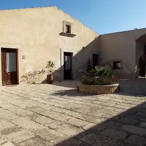 Valle Di Chiaramonte Bed & Breakfast